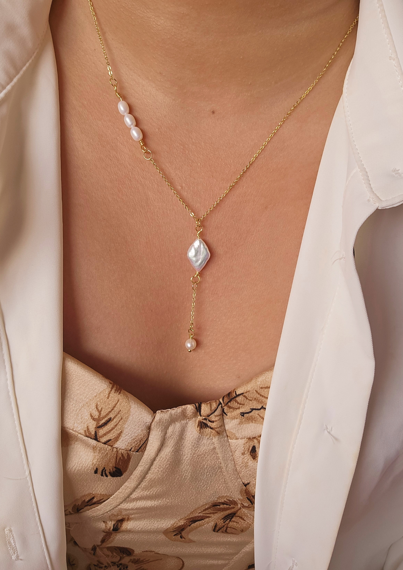 Asymmetric Pearl Lariat Necklace